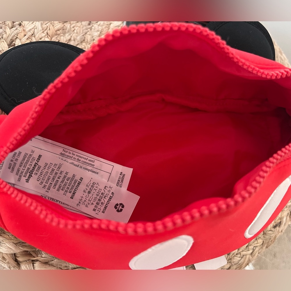 NWT! Disney Mickey Mouse “I ❤️ NY” Neoprene Fanny Pack - Picture 4 of 5